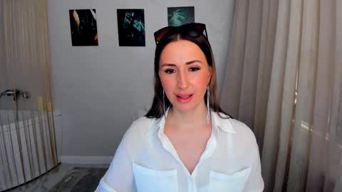 Olivia online show from March 22, 2026, 3:32 am