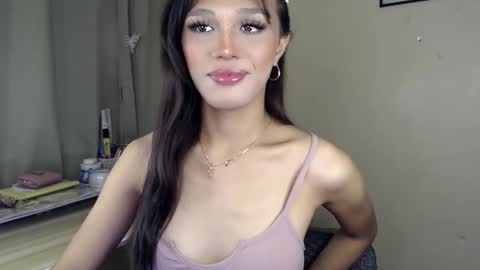 Snapshot of goldenlily69 chatting on October 24, 2025, 12:41 am Lily is Gold online show from October 24, 2025, 12:41 am