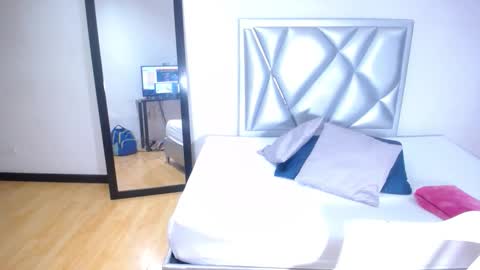 goldenn_ass1 online show from November 6, 2025, 4:02 am