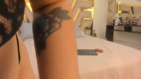 goldentemptation_ online show from April 17, 2026, 2:31 pm