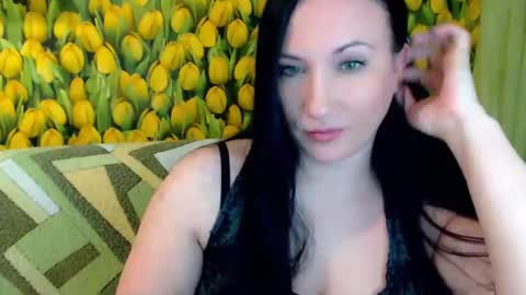 Snapshot of goldmoonn chatting on February 17, 2025, 6:15 pm goldmoonn online show from February 17, 2025, 6:15 pm