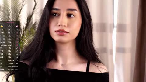 Snapshot of goldygrillz chatting on October 19, 2025, 9:32 am angel online show from October 19, 2025, 9:32 am