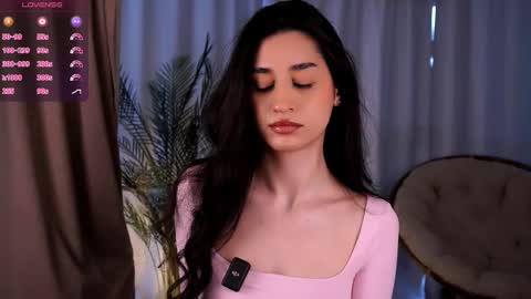 Snapshot of goldygrillz chatting on November 3, 2025, 3:30 am angel online show from November 3, 2025, 3:30 am