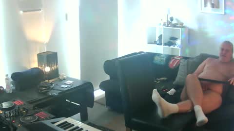 goldyguy011 online show from October 1, 2025, 1:44 am