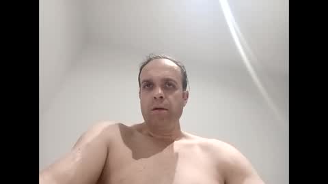 golemkur25 online show from April 16, 2026, 9:39 pm