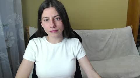 Elizabeth Effie online show from June 3, 2026, 5:18 pm