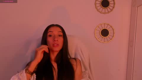 Snapshot of gorgeous_brunette chatting on December 10, 2024, 9:33 am Rose online show from December 10, 2024, 9:33 am