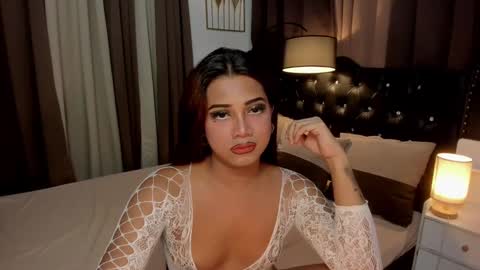 RIANA online show from January 5, 2025, 5:09 pm