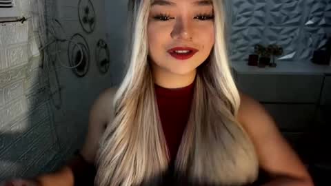 Amanda rose online show from November 17, 2025, 8:03 pm