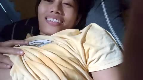 Snapshot of gorgeouspinay_babe chatting on October 5, 2025, 12:14 pm GorgeousPinay babe online show from October 5, 2025, 12:14 pm