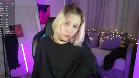 Snapshot of goth__tv chatting on October 23, 2025, 8:57 am Violeta online show from October 23, 2025, 8:57 am