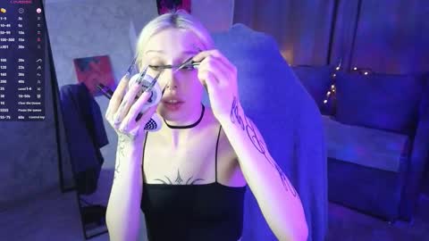 Snapshot of goth__tv chatting on December 4, 2025, 12:47 pm Violeta online show from December 4, 2025, 12:47 pm