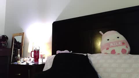 gothbaby305 online show from April 9, 2026, 5:07 pm