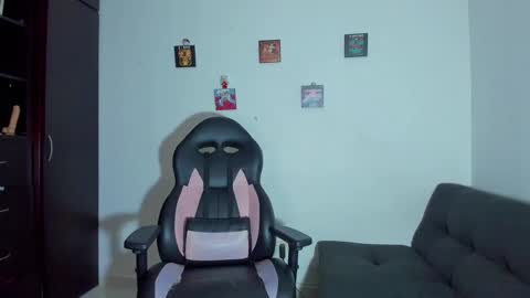 Snapshot of gothic9goddes chatting on November 18, 2025, 1:00 am GG online show from November 18, 2025, 1:00 am