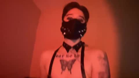 Snapshot of gothtransboy chatting on October 6, 2025, 1:36 am gothtransboy online show from October 6, 2025, 1:36 am