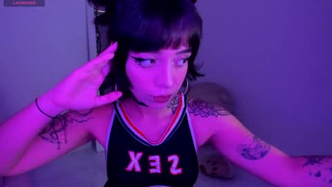 Violet online show from May 20, 2026, 5:08 pm