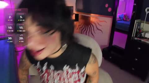 Violet online show from May 26, 2026, 2:18 am