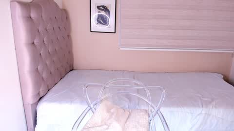 GRACE KIROZ online show from January 17, 2025, 6:15 am