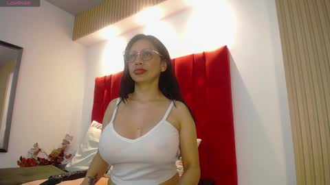 Snapshot of grace_velvet chatting on May 9, 2026, 12:21 pm Grace online show from May 9, 2026, 12:21 pm