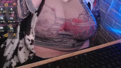 Lisa online show from November 24, 2025, 2:39 pm