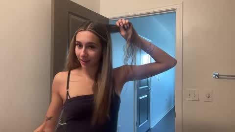 graceyrose online show from October 8, 2025, 5:54 pm