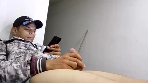 Snapshot of grandexander2218 chatting on November 15, 2025, 7:05 am grandexander2218 online show from November 15, 2025, 7:05 am