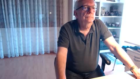 Snapshot of grandpach chatting on March 18, 2026, 11:24 am grandpach online show from March 18, 2026, 11:24 am