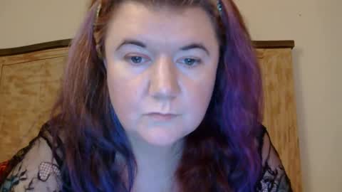 Snapshot of grateful42day chatting on November 11, 2025, 6:24 am grateful42day online show from November 11, 2025, 6:24 am