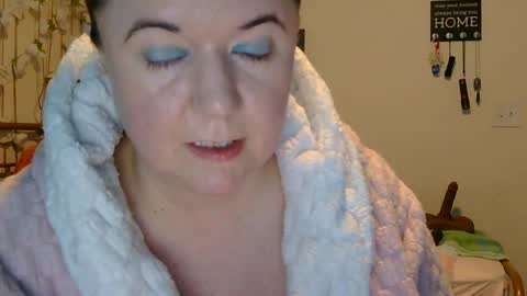Snapshot of grateful42day chatting on July 31, 2026, 2:00 am grateful42day online show from July 31, 2026, 2:00 am