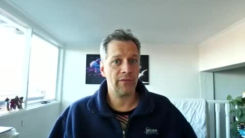 Snapshot of grattitude chatting on October 27, 2025, 10:14 pm grattitude online show from October 27, 2025, 10:14 pm