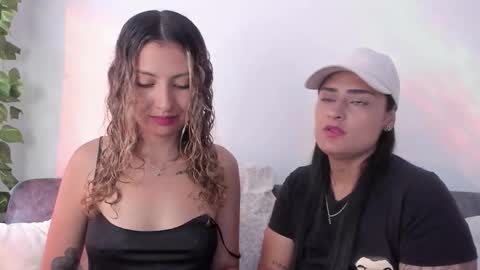 Snapshot of grave_duo chatting on November 19, 2025, 8:09 pm GRAVE DUO online show from November 19, 2025, 8:09 pm