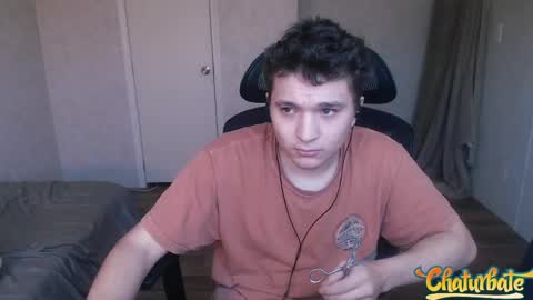 Snapshot of greendynomite_04 chatting on May 1, 2026, 6:45 pm greendynomite_04 online show from May 1, 2026, 6:45 pm