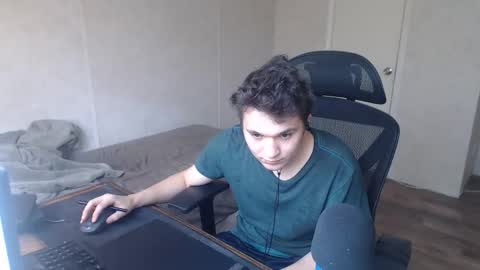 Snapshot of greendynomite_04 chatting on May 18, 2026, 5:30 pm greendynomite_04 online show from May 18, 2026, 5:30 pm