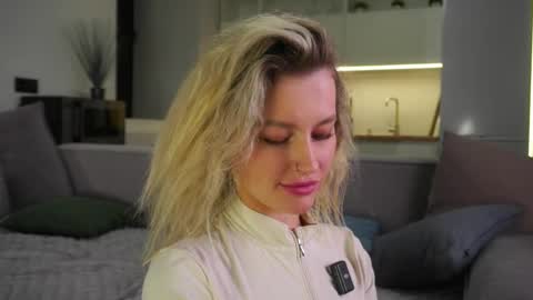 Kelly online show from April 23, 2026, 3:14 pm