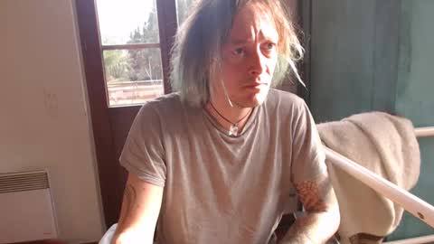 Snapshot of greenmoon88888 chatting on December 6, 2024, 10:05 am Greenmoon online show from December 6, 2024, 10:05 am