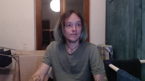 Snapshot of greenmoon88888 chatting on December 7, 2024, 2:20 am Greenmoon online show from December 7, 2024, 2:20 am