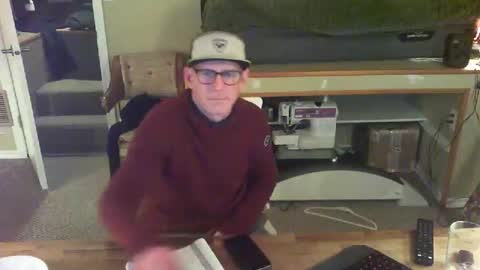 Snapshot of greenrooster1 chatting on November 17, 2025, 9:48 am greenrooster1 online show from November 17, 2025, 9:48 am