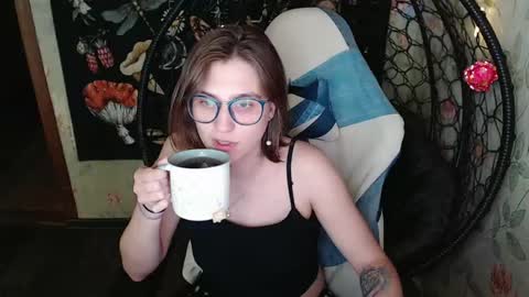 Lina online show from May 22, 2026, 10:32 am