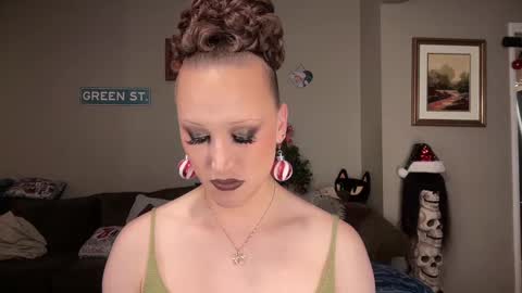 Snapshot of greenxxxqueen chatting on December 21, 2024, 7:24 am SexQueen Nikki online show from December 21, 2024, 7:24 am