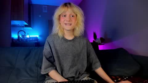 Greg-independent model online show from December 22, 2024, 4:17 pm