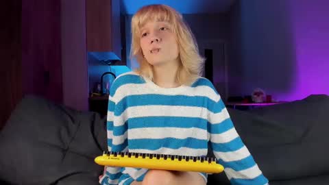 Greg-independent model online show from March 11, 2025, 7:36 pm