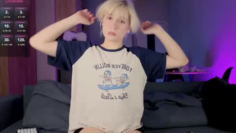 Greg-independent model online show from November 19, 2025, 6:30 pm