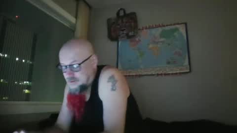 Snapshot of gregrev chatting on January 1, 2025, 1:37 am gregrev online show from January 1, 2025, 1:37 am