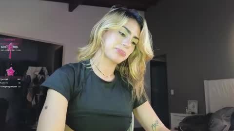 Snapshot of greyslopez chatting on February 26, 2025, 4:36 am Greyslopez online show from February 26, 2025, 4:36 am