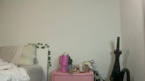 Snapshot of grrlgod chatting on January 19, 2025, 7:25 am grrlgod online show from January 19, 2025, 7:25 am
