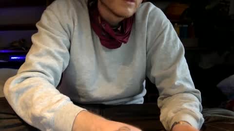 gruendamien online show from January 9, 2025, 2:40 pm