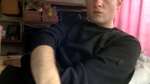 gruendamien online show from November 3, 2025, 1:34 pm