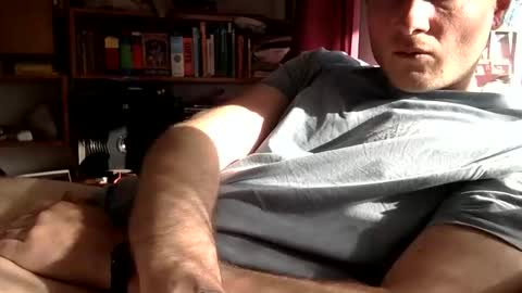 gruendamien online show from April 28, 2026, 4:45 pm