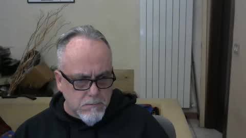 Snapshot of grz65 chatting on March 1, 2025, 7:08 am GRIZZLY65 online show from March 1, 2025, 7:08 am