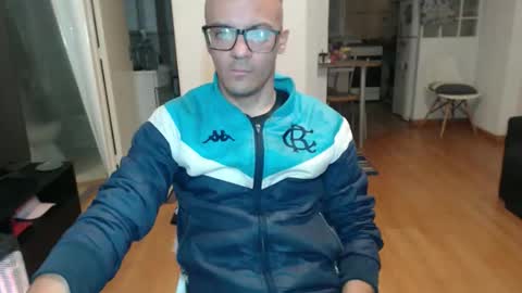 guachin_new online show from May 6, 2026, 3:57 am